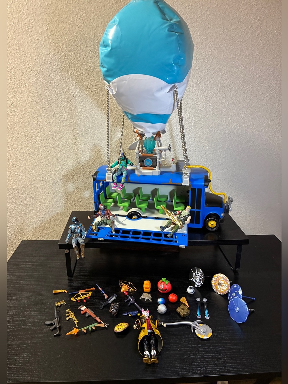 Fortnite Battle Bus w/ Figures Lot Jazwares 2020 Lights Working